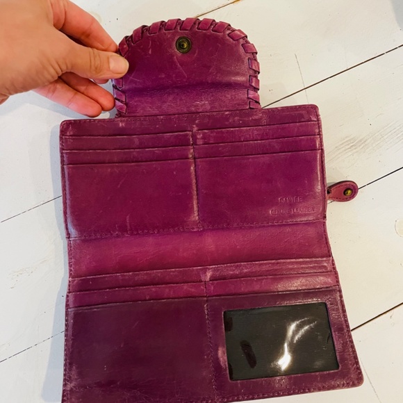 Danier magenta genuine leather wallet - Picture 4 of 5